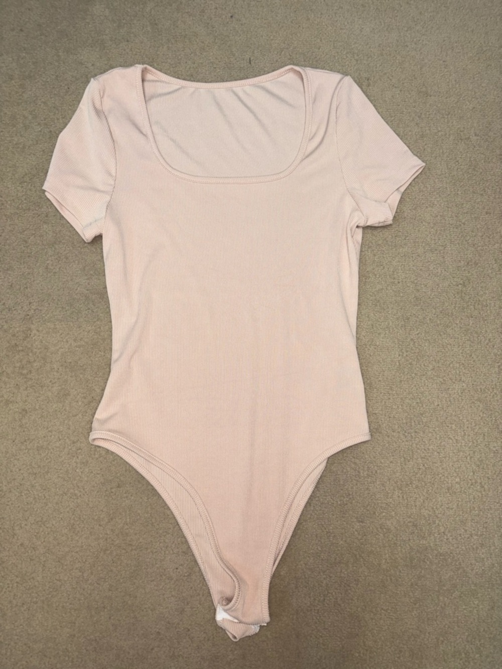 Women’s Medium SHEIN Scoop Neck Short Sleeve Bodysuit - Pale Pink